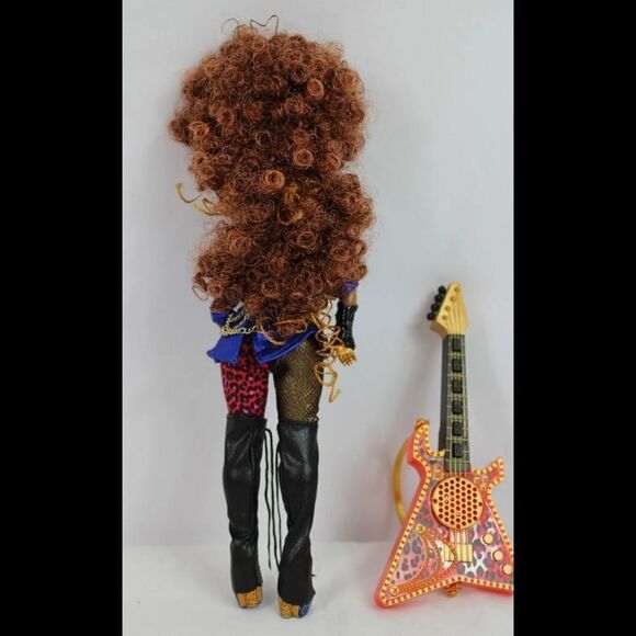 LOL SURPRISE OMG REMIX Super Surprise FEROCIOUS Rock Band 9" Doll w/guitar. - Picture 4 of 5